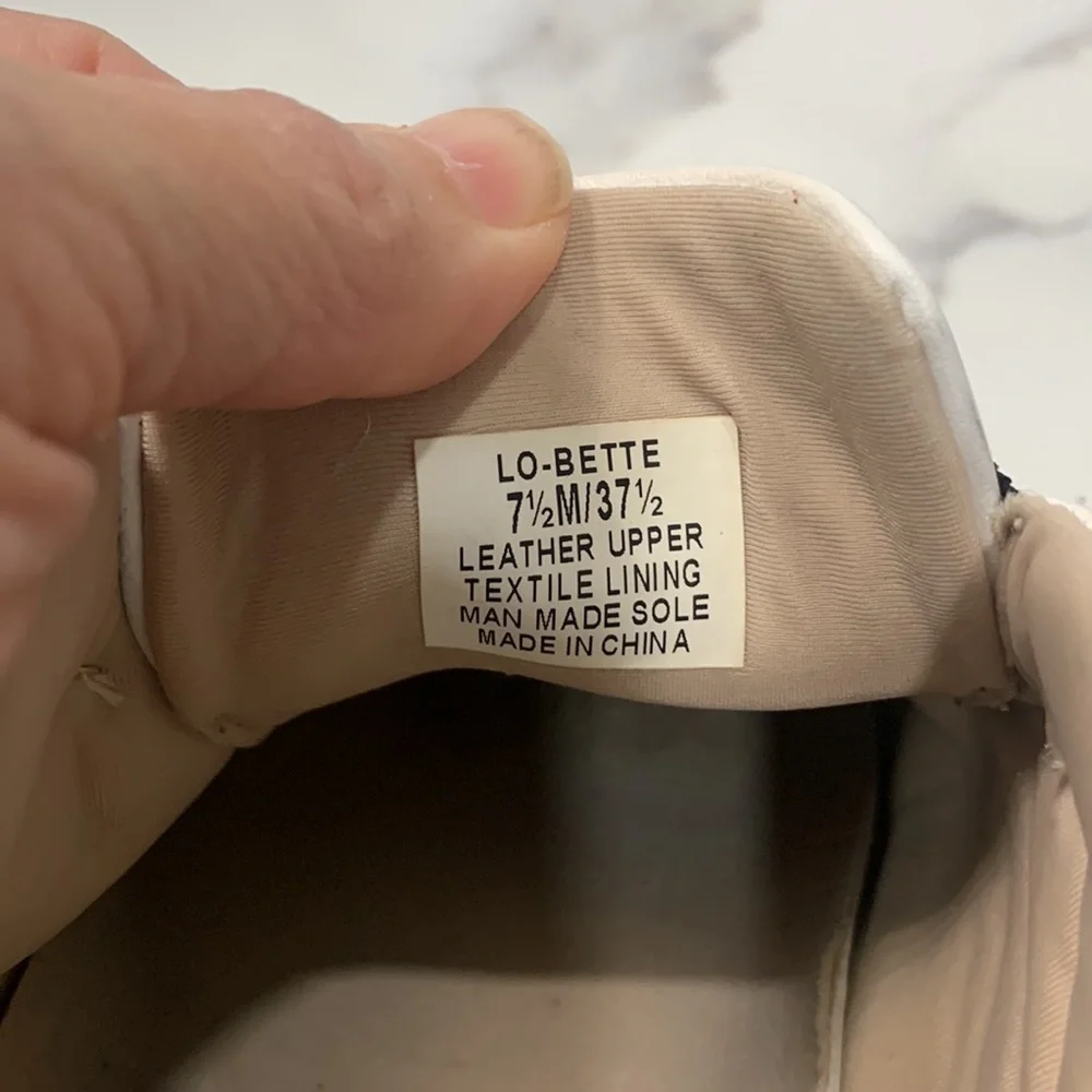 Louise et‎ Cie Lo-Bette White Leather Sneakers. Size 7.5